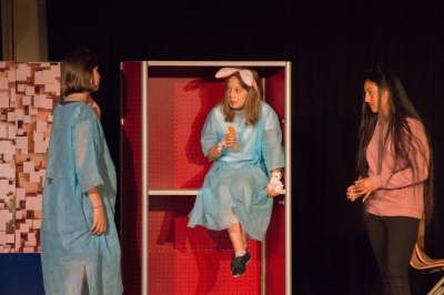 Theater-AG der GHS spielte „Alice im Anderland“